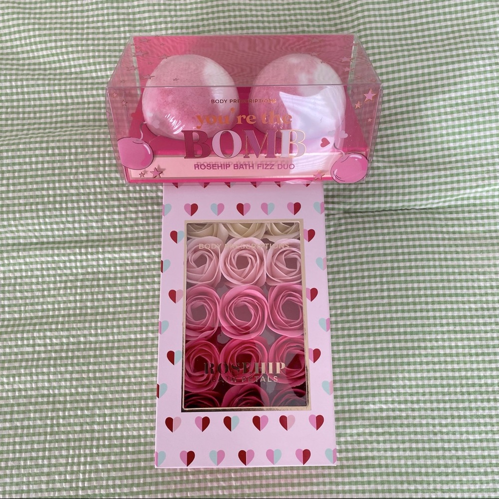 Bath Bombs & Petals, A Set